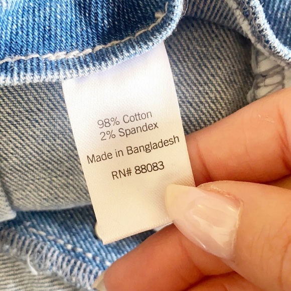 SO High Rise Vintage Stretch Light Wash Paperbag Mom Shorts - Picture 12 of 12